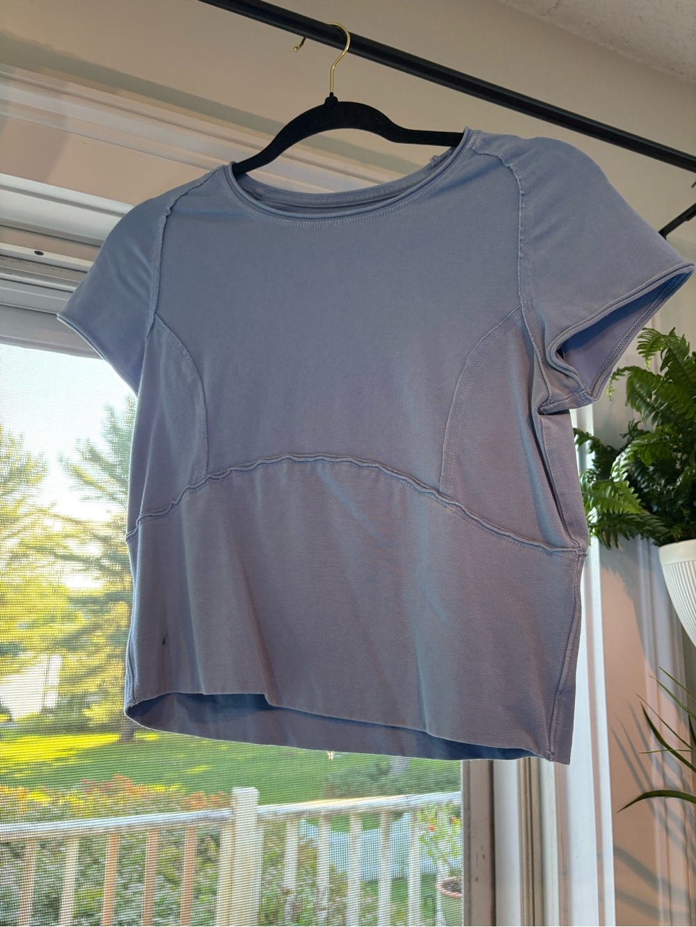 FREE PEOPLE BLUE CROP T-SHIRT, SIZE LARGE